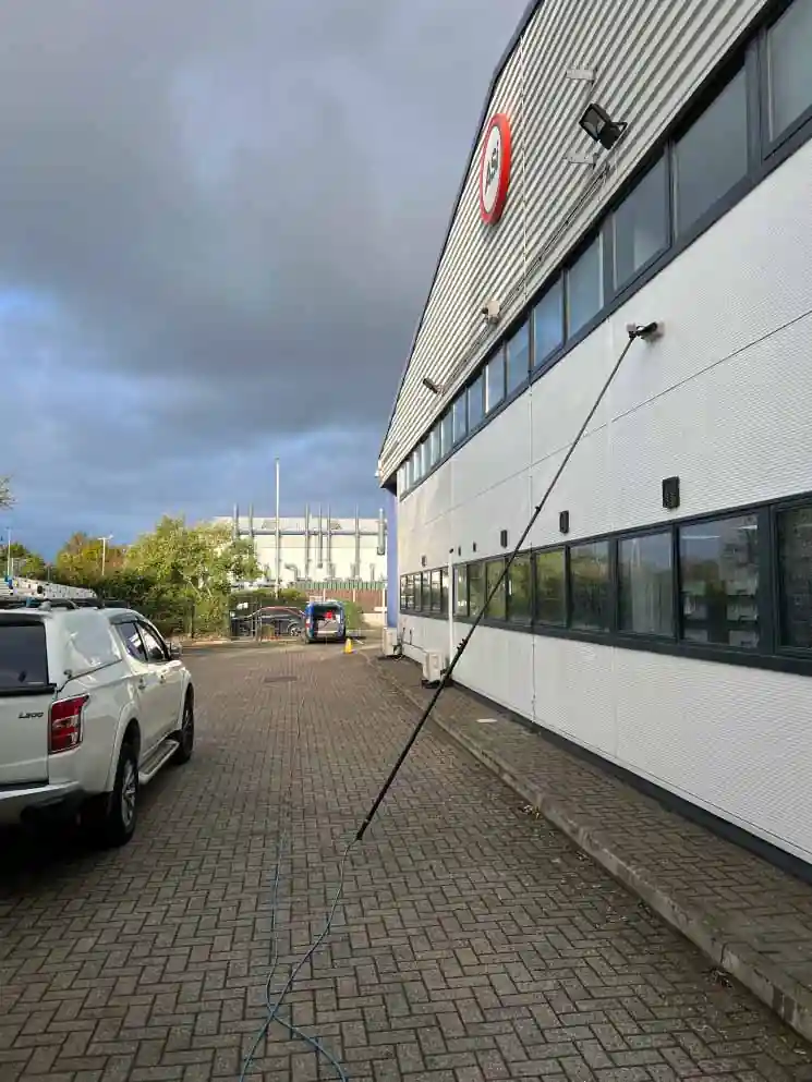 Commercial window cleaning